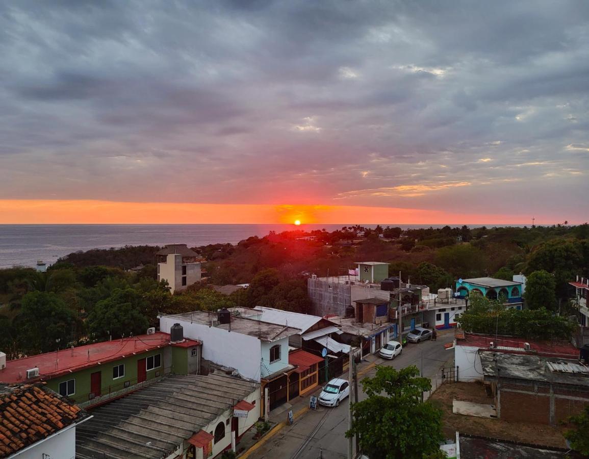 Отель Casa Puerto Bonito & Private Coworking Пуэрто-Эскондидо Экстерьер фото