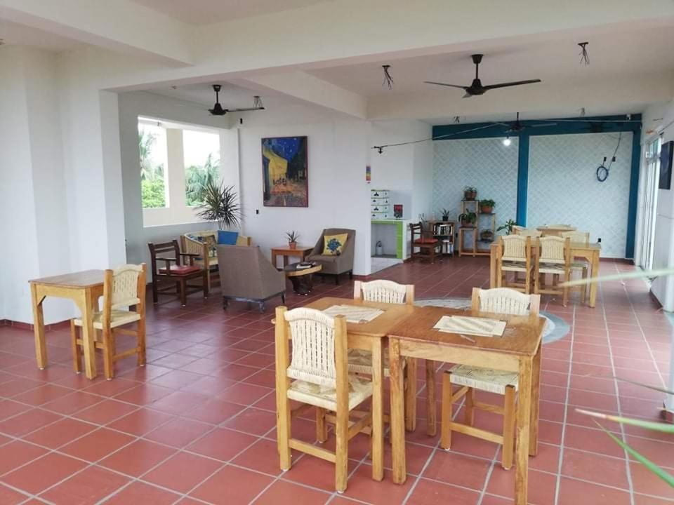 Отель Casa Puerto Bonito & Private Coworking Пуэрто-Эскондидо Экстерьер фото