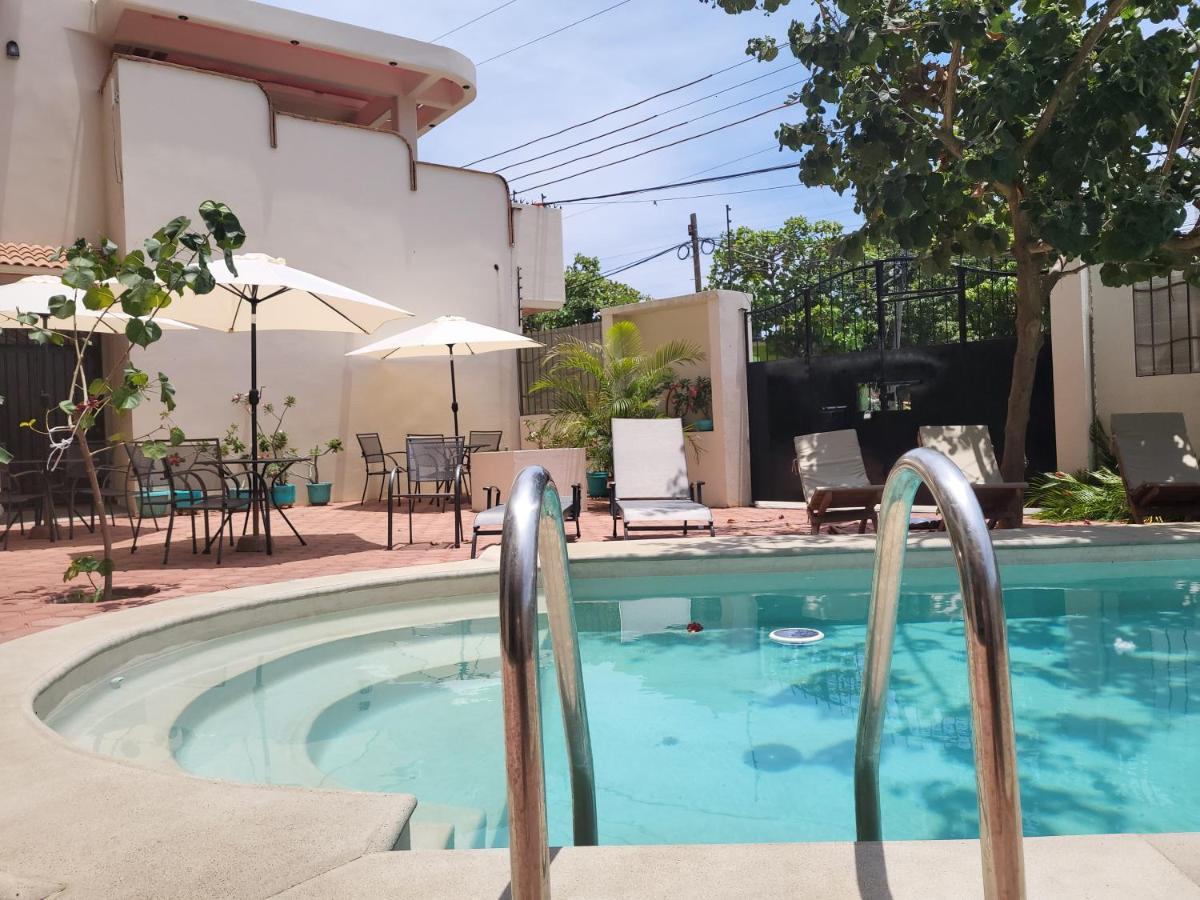Отель Casa Puerto Bonito & Private Coworking Пуэрто-Эскондидо Экстерьер фото