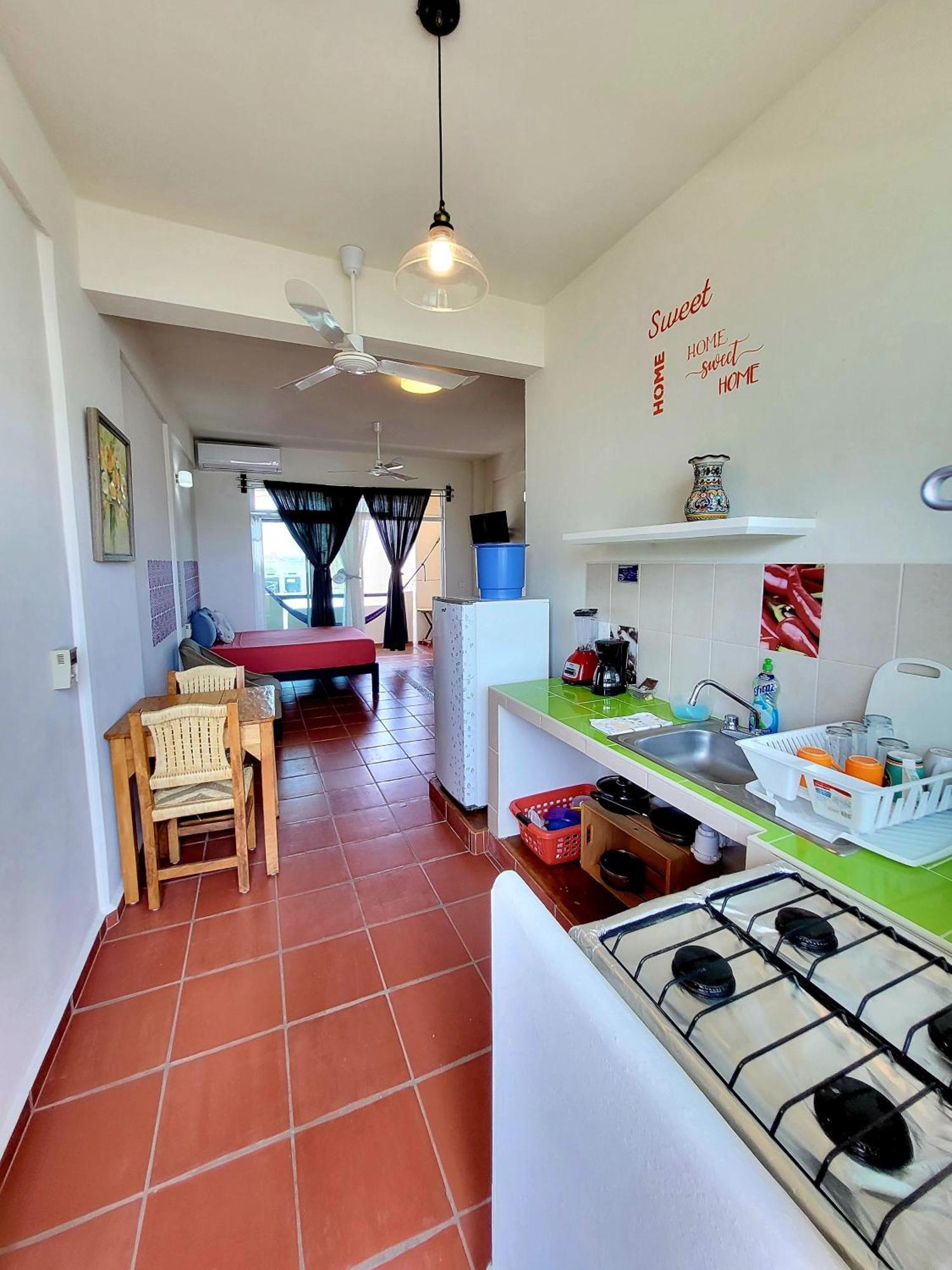 Отель Casa Puerto Bonito & Private Coworking Пуэрто-Эскондидо Экстерьер фото