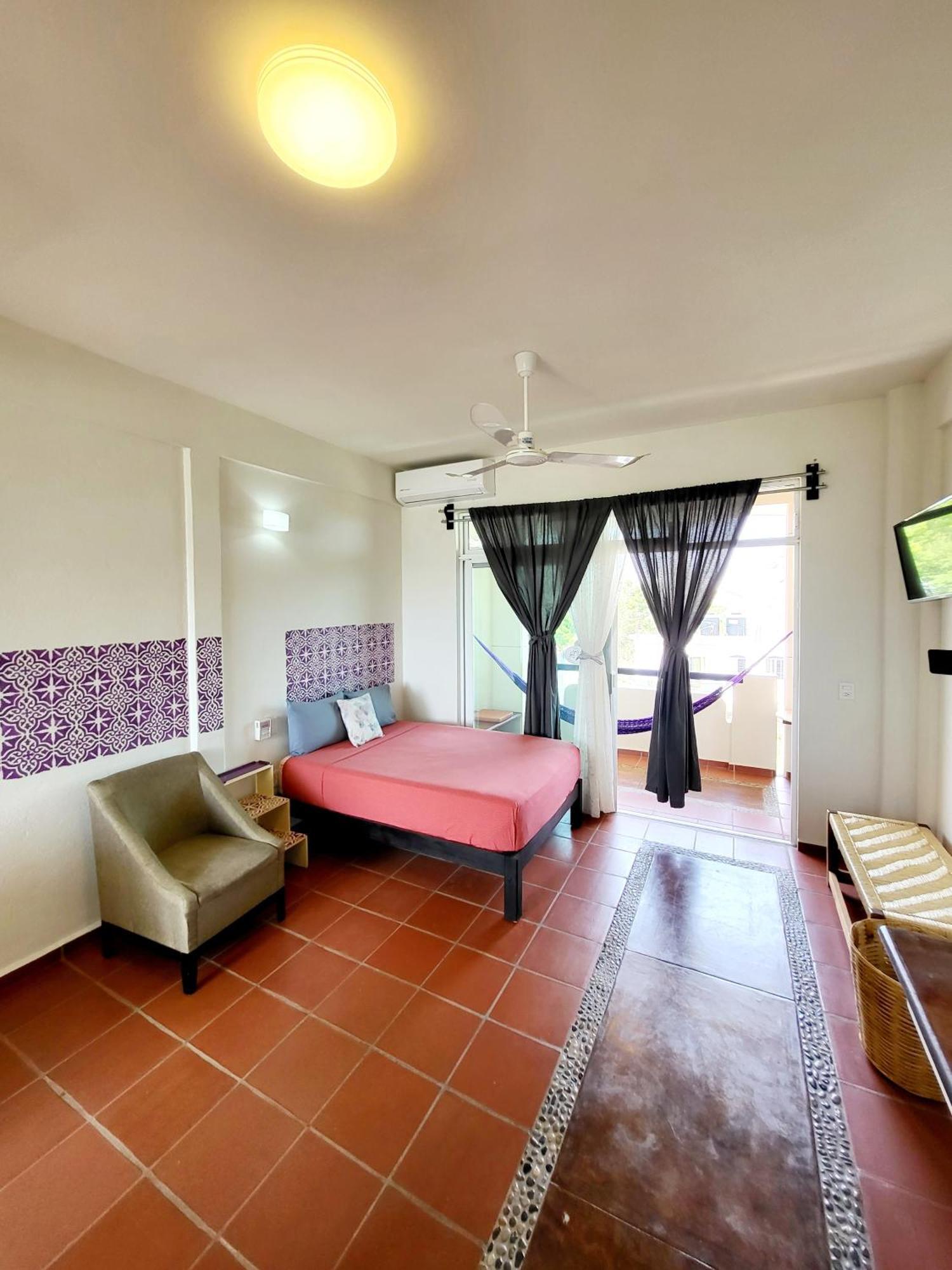 Отель Casa Puerto Bonito & Private Coworking Пуэрто-Эскондидо Экстерьер фото